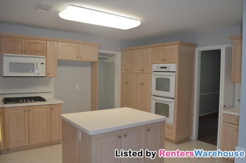 Foto del edificio - 15014 Torry Pines Rd