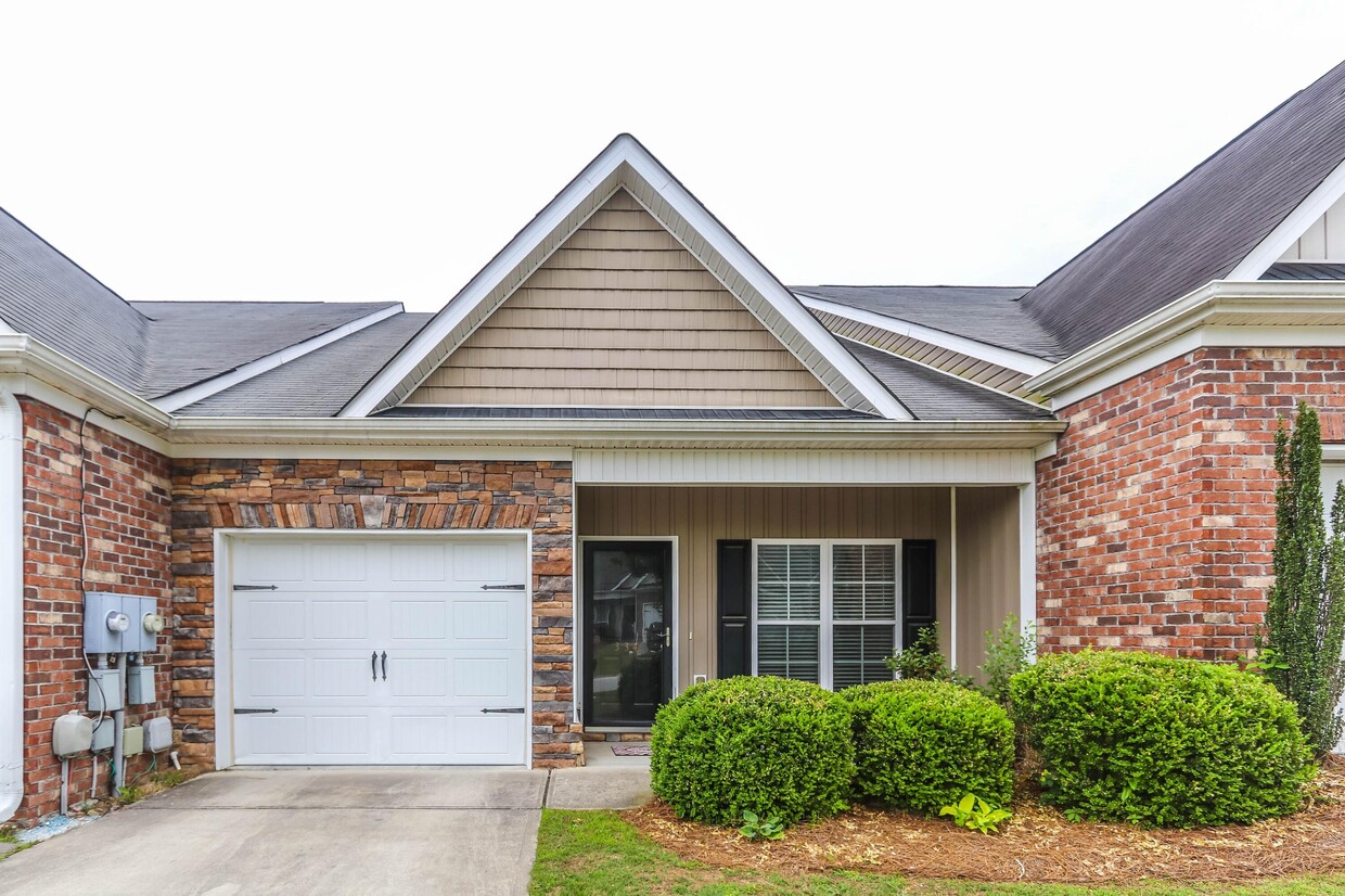 Foto principal - 334 High Meadows Pl