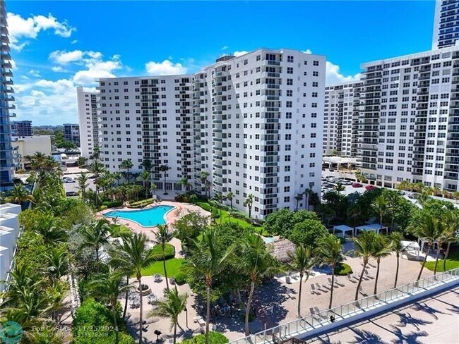 Foto del edificio - 3001 S Ocean Dr