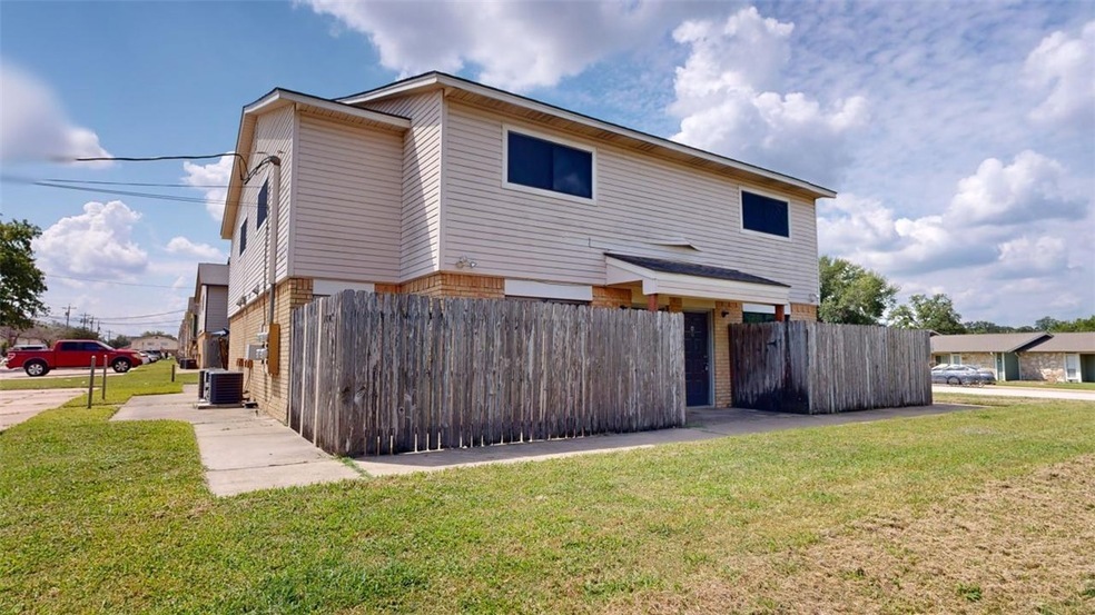 Primary Photo - 2803 Longmire Dr
