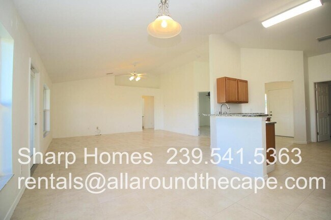 Building Photo - 1025 NE 36th Ter