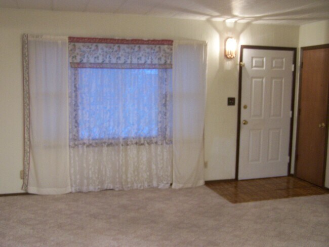 living room - 302 S Stewart St