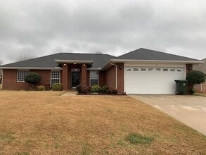 Building Photo - 137 Clover Ridge Dr