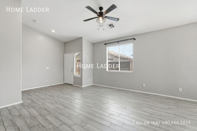 Foto del edificio - 16923 W Lundberg St