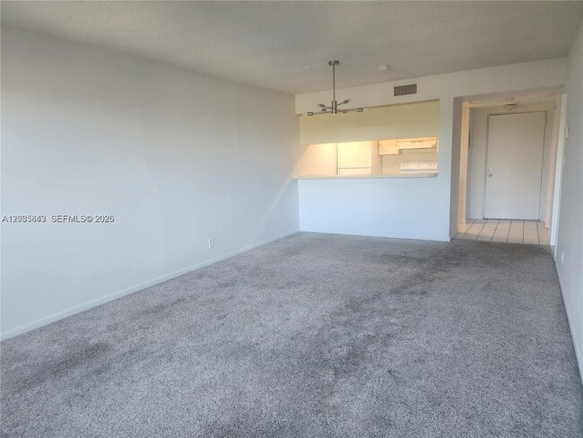 Building Photo - 8100 Geneva Ct