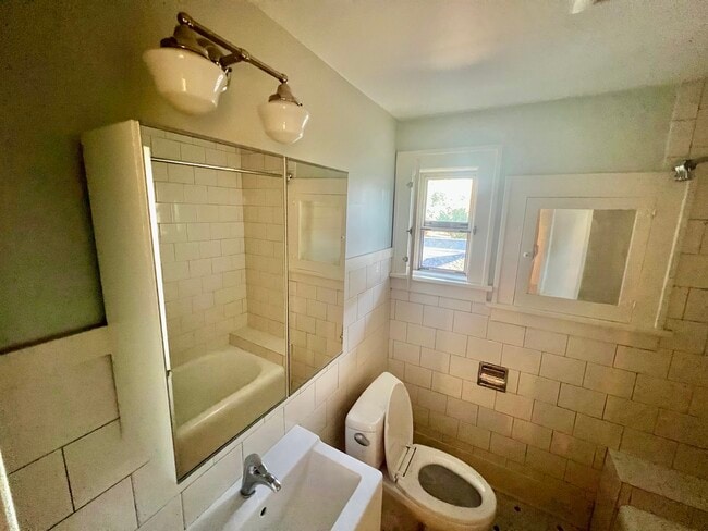Bathroom 1 - 5702 SE Belmont St