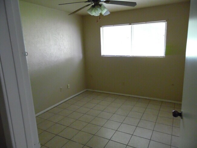 Foto del edificio - 216 Bastrop St