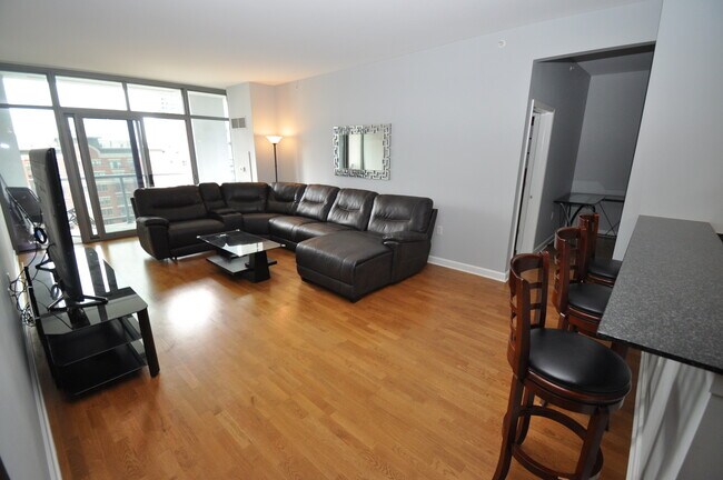 Foto del edificio - 1235 S Prairie Ave