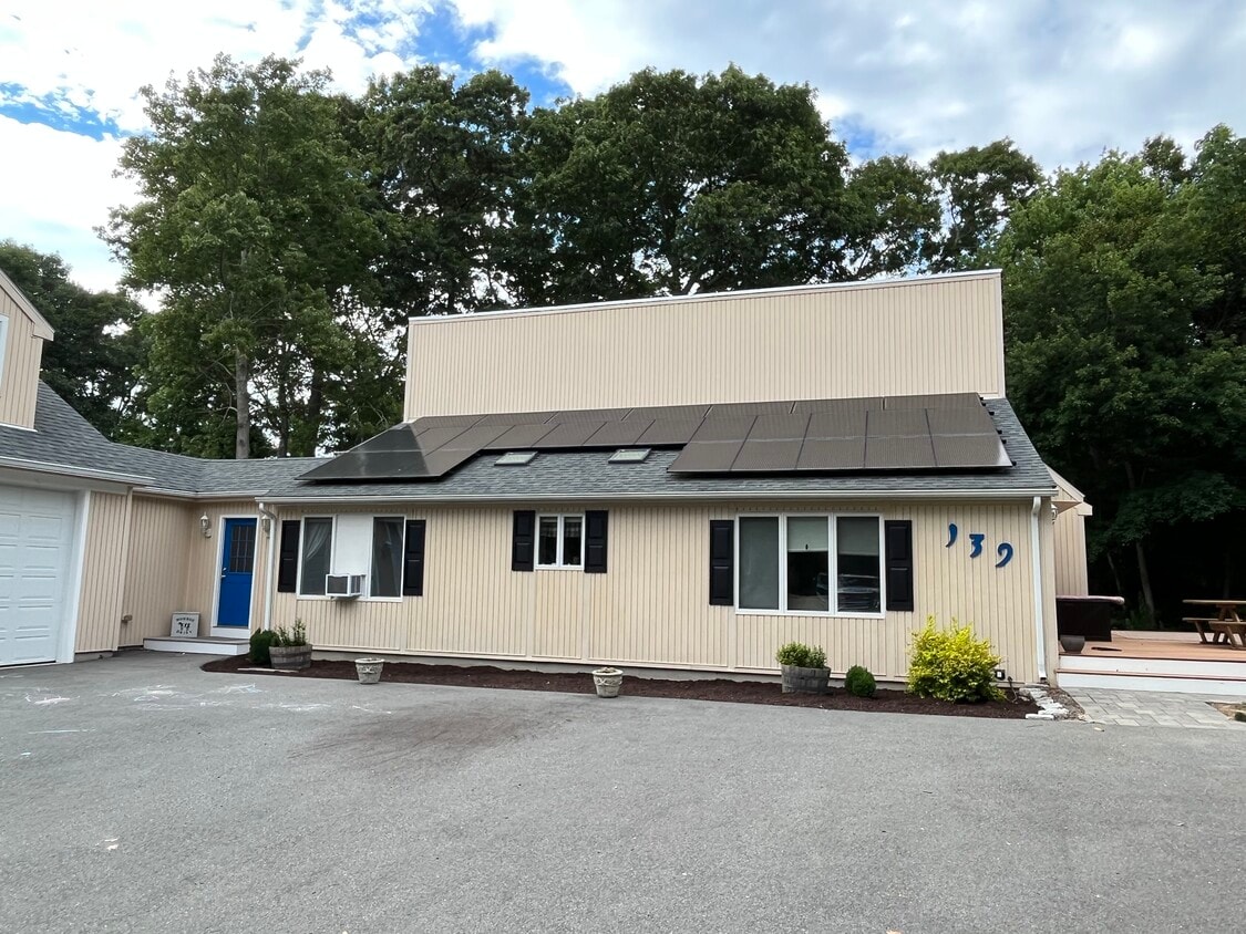 139 Mark Dr, Tiverton, RI 02878 House Rental in Tiverton, RI