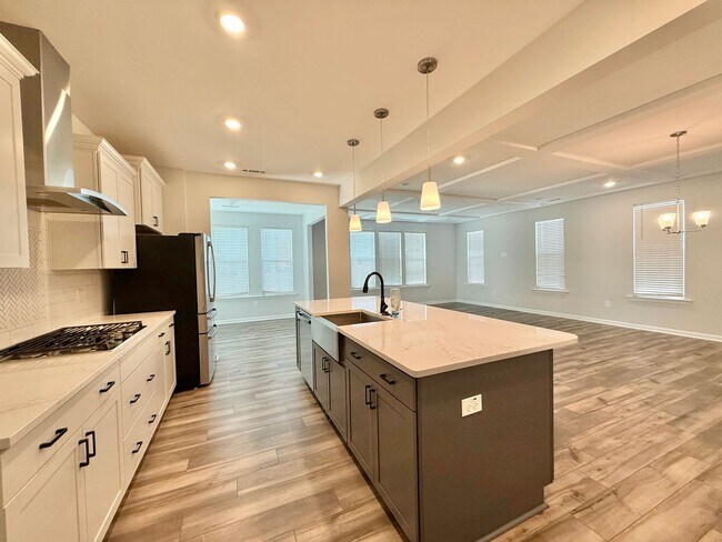 Foto del edificio - Stunning New 5BD, 5BA Garner Home with Lux...
