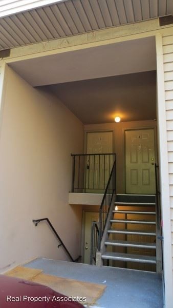 Building Photo - 10722 Stone Ave N