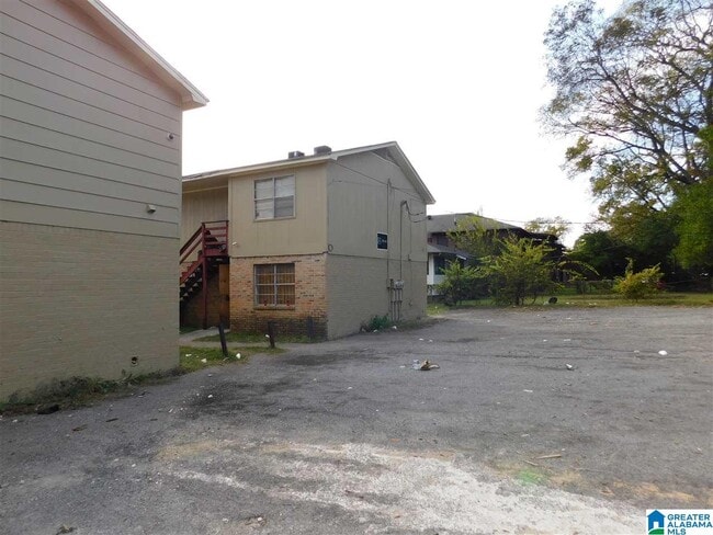Building Photo - 1112 4th Ave W
