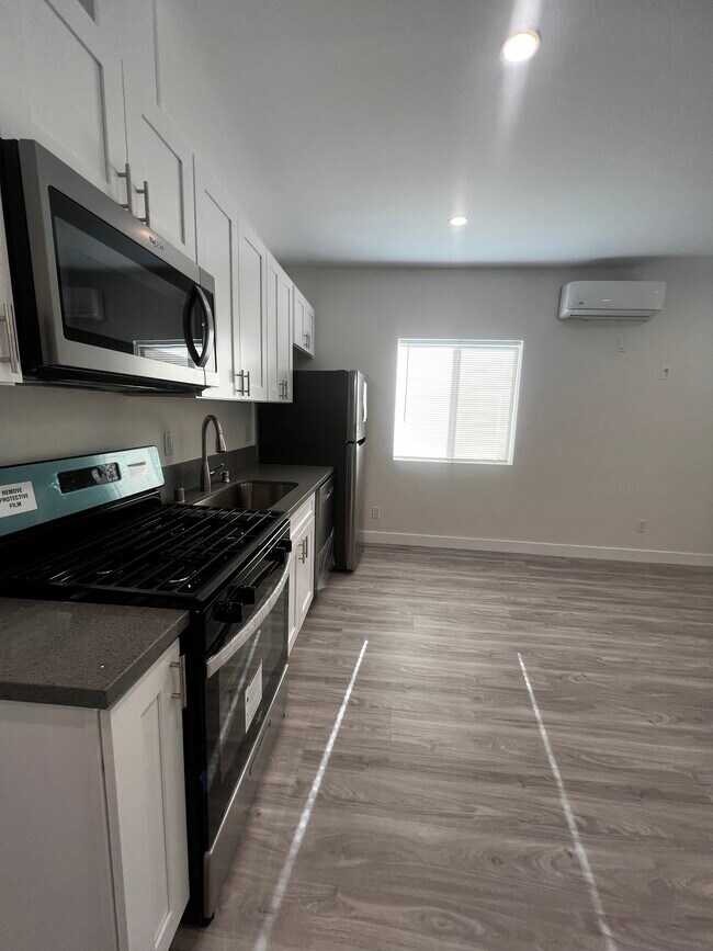 Foto del edificio - 22246 Hamlin St