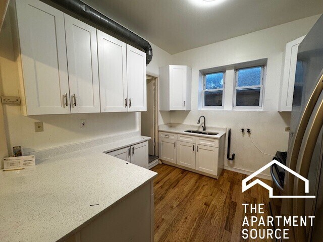 Foto del edificio - 3248 W 25th St