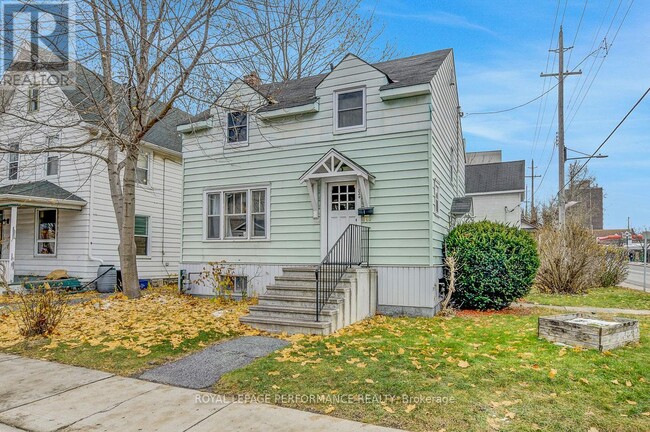 Building Photo - 224 Armstrong St