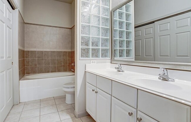 Foto del edificio - 1441 East St