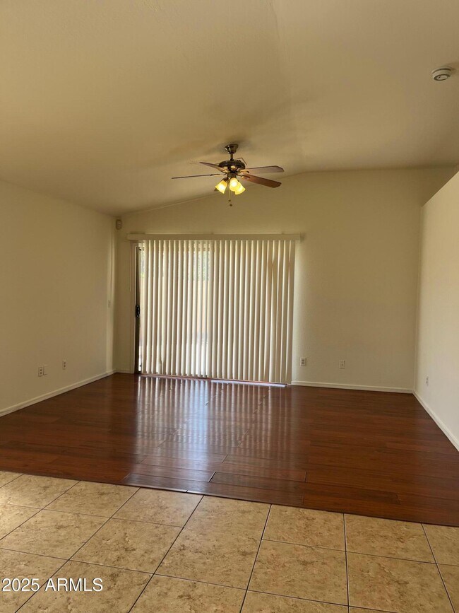 Foto del edificio - 5018 W Glass Ln