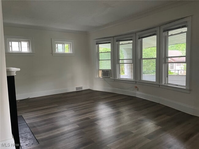 Foto del edificio - 3265 E Overlook Rd