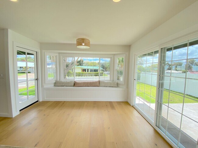 Foto del edificio - 3 Bedroom 3 Bathroom ~ Fully Renovated Rental in Waimea ~ Prime Location!