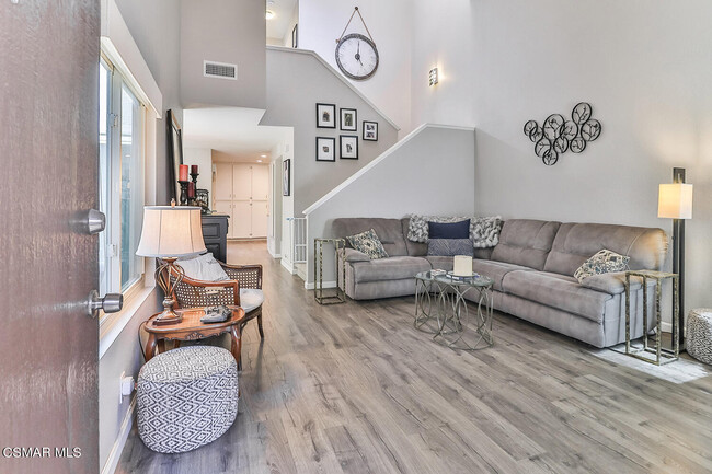 Building Photo - 342 Via Colinas