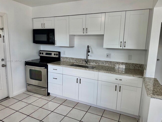 Foto del edificio - 718 SW 7th St