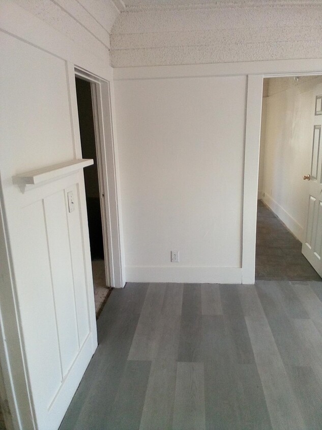 entrance - 1920 5th Ave