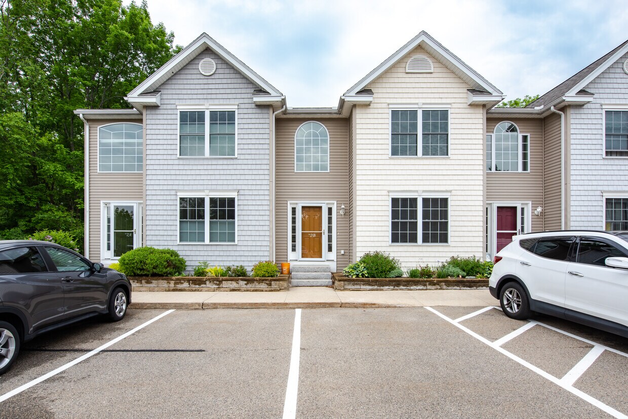 2 Wingate Ln, Berwick, ME 03901 Condo for Rent in Berwick, ME