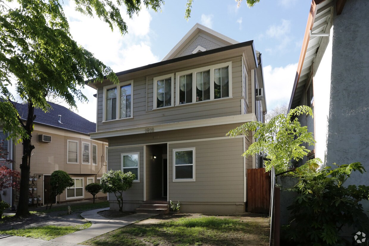 Building Photo - 1818 E St