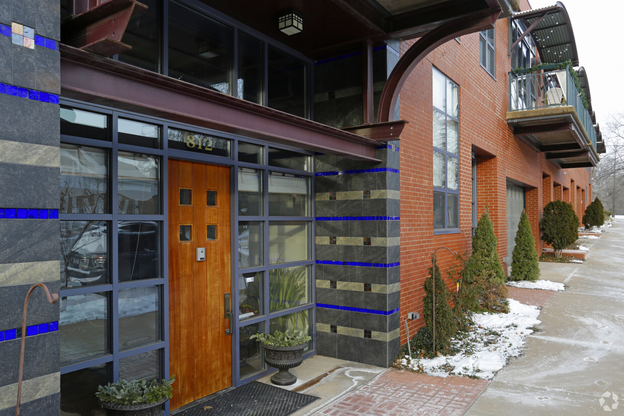 Building Photo - 800 Beech Ave
