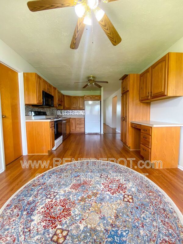 Foto del edificio - 3701 Sweetser Ave