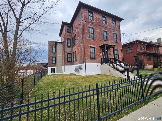 Foto del edificio - 94-96-96 Edwards St