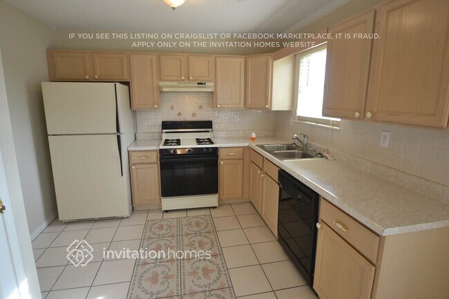 Building Photo - 3399 Columbia Crossing Dr