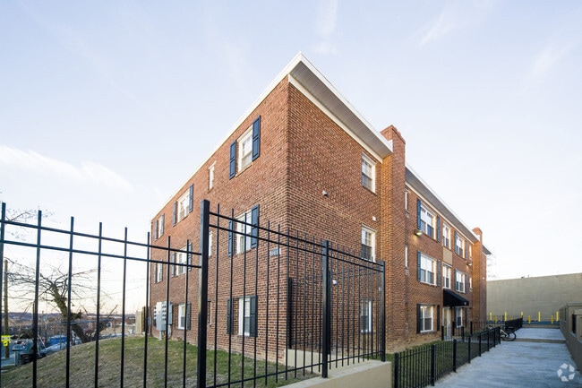 Building Photo - 945 Division Ave NE