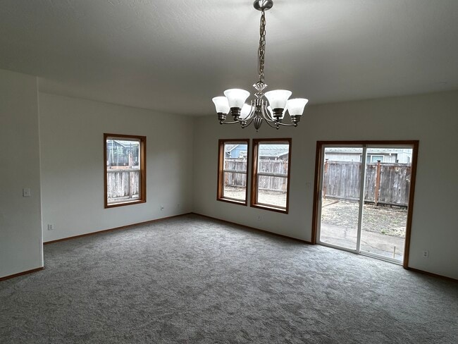 Building Photo - 614 S 41st Ct