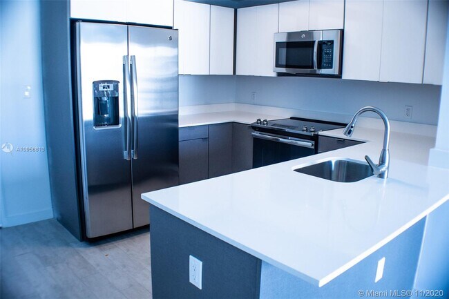 Foto del edificio - 321 NE 26th St