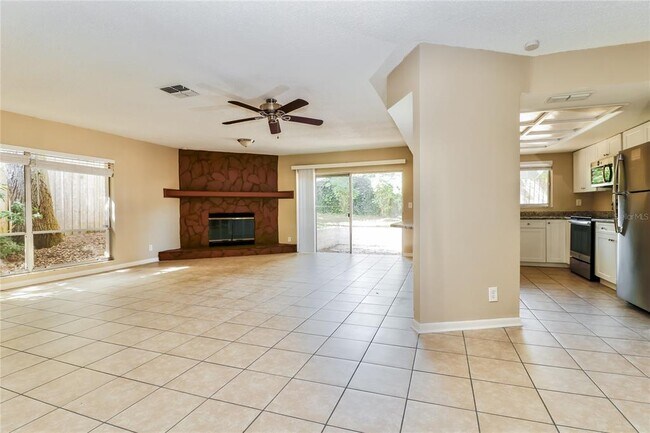 Foto del edificio - 37 Harbor Oaks Cir