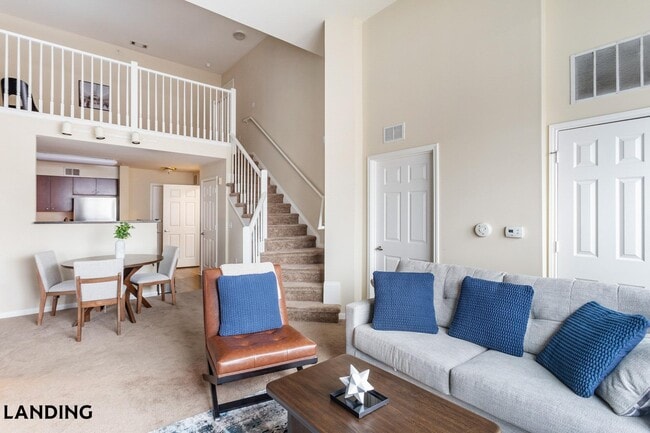 Building Photo - 400 Blake St