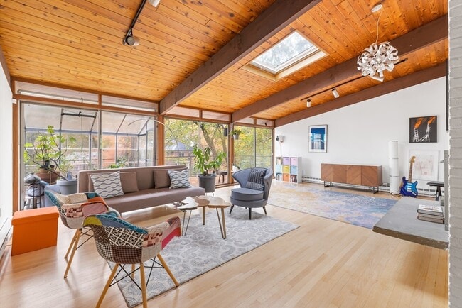 Building Photo - 134 Rangeley Rd