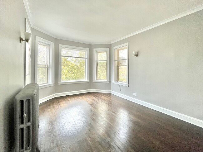 Foto del edificio - 2200 W Rosemont Ave