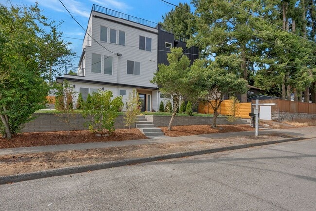 Photo - 9815 Linden Ave Townhome