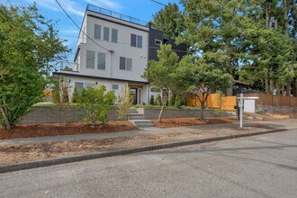 Building Photo - 9815 Linden Ave N