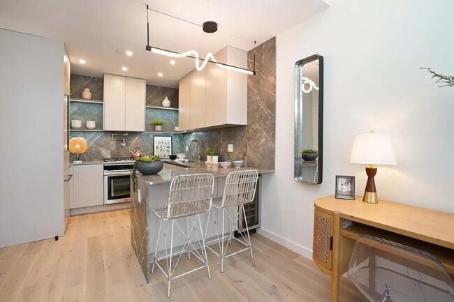 Foto del edificio - 1 bedroom in Brooklyn NY 11237