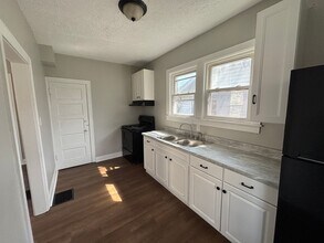 Building Photo - 309 W Memorial Dr