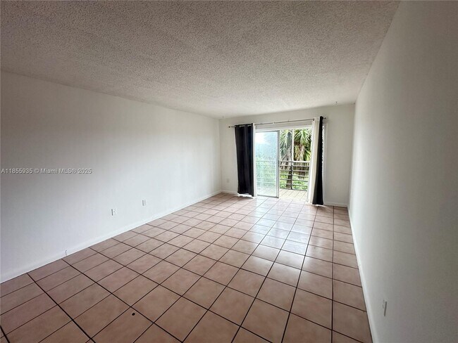Foto del edificio - 3600 NW 21st St