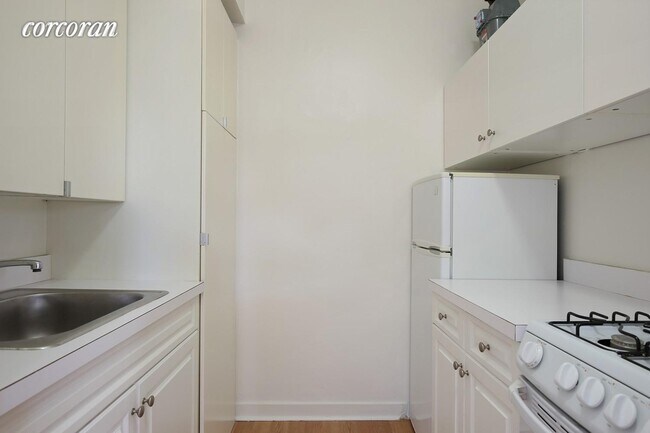 Foto del edificio - 269 W 12th St
