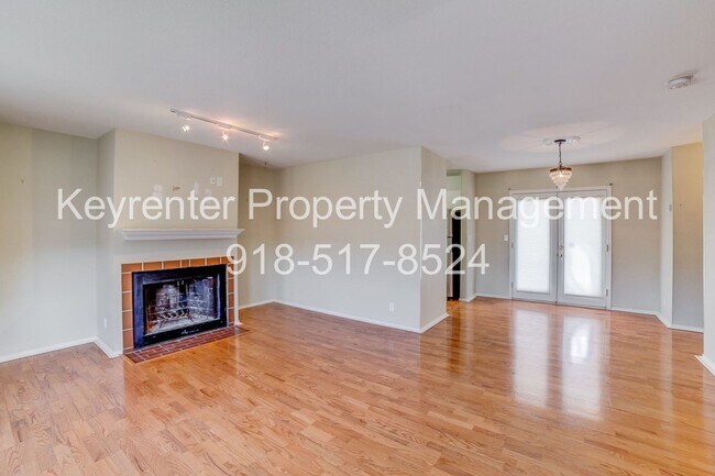 Foto del edificio - Riverview - Stunning 2 bed 2 bath Townhouse Great Location