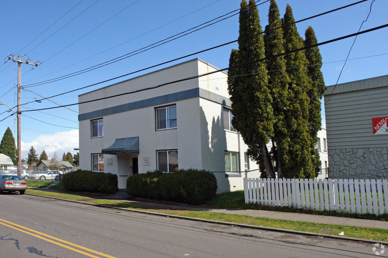 Primary Photo - Ida Princess Apartments