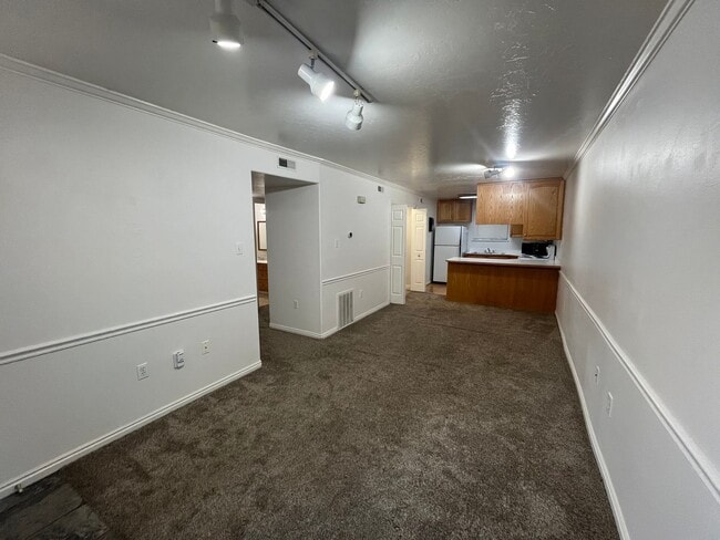 Building Photo - Cute two bedroom apartment for rent in Pro...