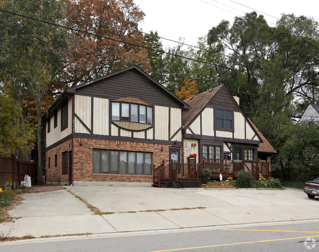 Primary Photo - 317 S Grove St