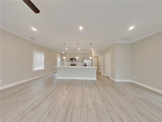 Building Photo - 112 E Rdg Wy